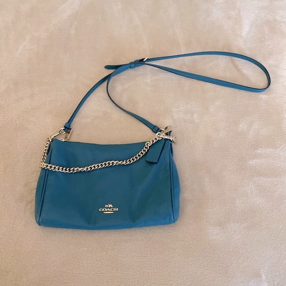 Coach Handbags - Coach Zip Crossbody Chain Bag - Size M